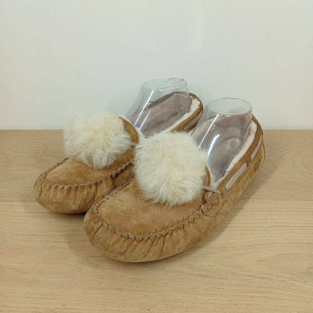 UGG Dakota Pom Pom Moccasin Slippers Womens 11 Chestnut Suede Sheepskin Lined